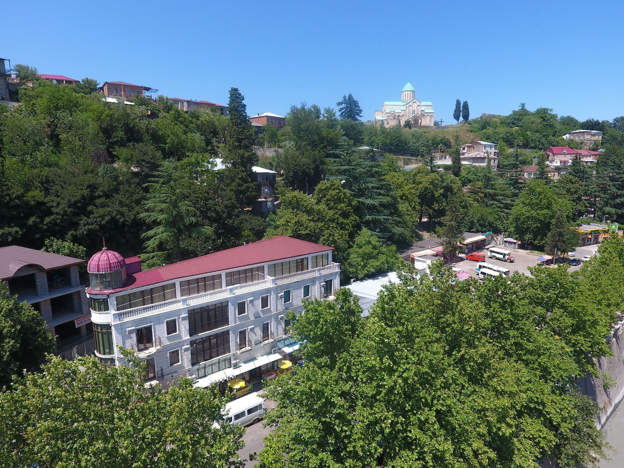 Hotel Traveler Кутаиси Екстериор снимка